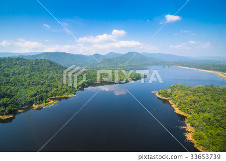 Aerial view of the river in forest 33653739