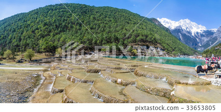 Beautiful Blue Moon Valley Lijiang China. 33653805