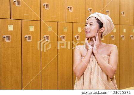 Locker room hot spring bathing break woman Locker room hot spring bathing break woman 33655871