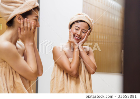 Locker room hot spring bathing break woman 33655881