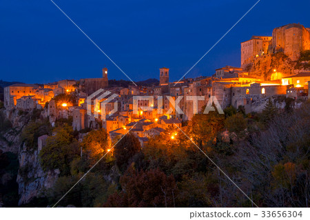 Night over the Autumn Sorano Night over the Autumn Sorano 33656304