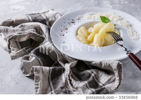 Creamy potato gnocchi Creamy potato gnocchi 33656988