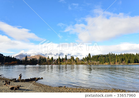 Lake Wakatipu 33657960