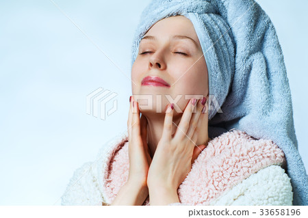 Woman spa portrait Woman spa portrait 33658196