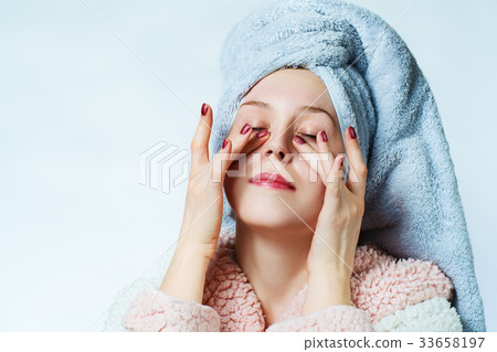 Woman spa portrait Woman spa portrait 33658197
