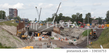 The contruction of aquaduct 33658753
