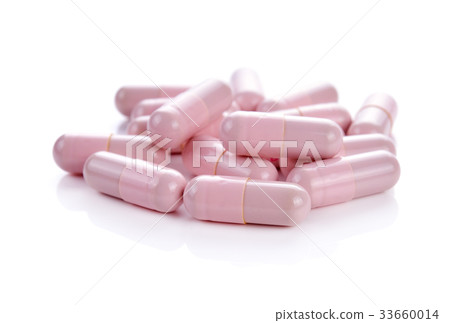 pills capsules isolated on white background 33660014