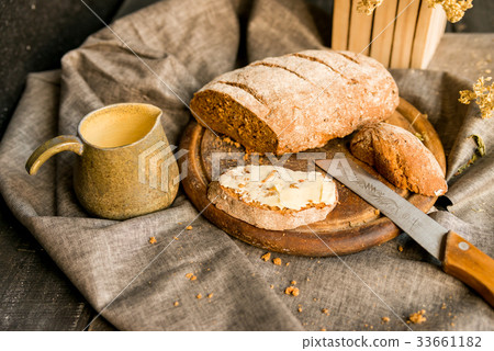 Studio shot breakfast with sandwich and coffee 33661182
