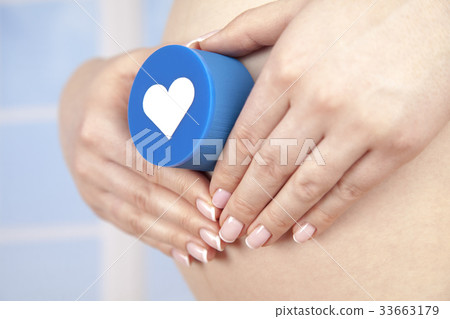 Heart, Beautiful Pregnant Woman belly Heart, Beautiful Pregnant Woman belly 33663179