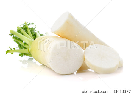 fresh white radish isolated on white background 33663377