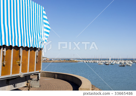 Welcome to the harbour 33665486