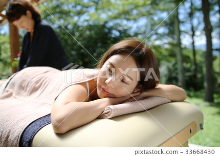 therapy, aroma, aromatherapy 33668430