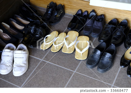 Zori sandals photo material 33668477
