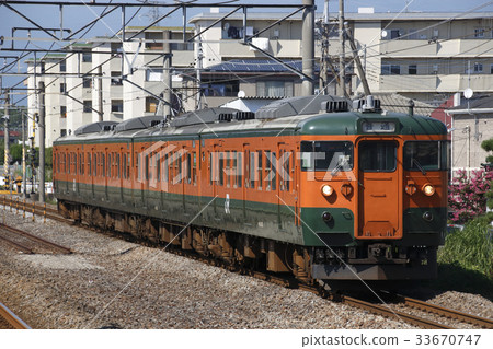 上越線高崎口的115系列列車 上越線高崎口的115系列列車 33670747