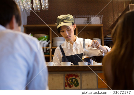 咖啡館店員 咖啡館店員 33672177