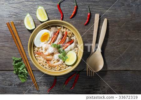 thai spicy instant noodle-圖庫照片 [33672319] - pixta