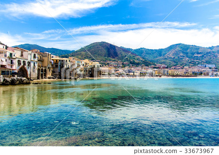 View of cefalu, town on the sea in Sicily, Italy View of cefalu, town on the sea in Sicily, Italy 33673967
