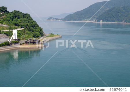 Landscape of the strait 33674041