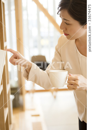 書咖啡館女人放鬆 33674475