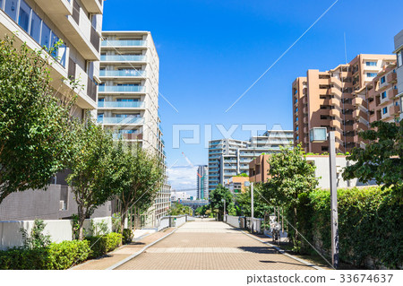 Residential area where condominiums line up 33674637