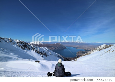 Snowboarding in New Zealand O How 33674849