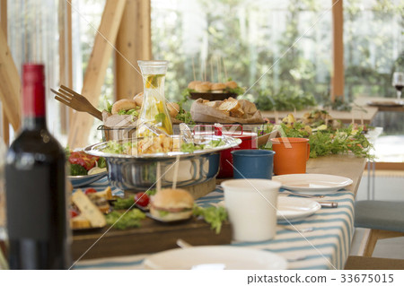 Bertie catering 33675015