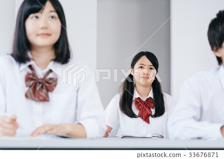青少年初中學生學習形象 青少年初中學生學習形象 33676871