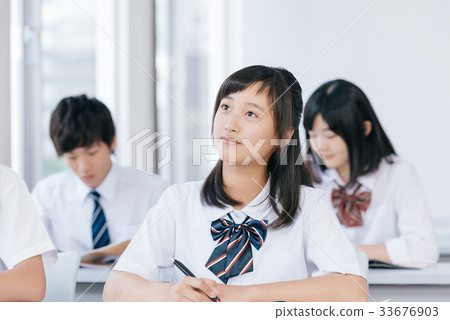 青少年初中學生學習形象 33676903