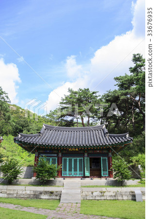 Cho Dictionaries，Dooam Temple，Cheonbo Mountain，Yangju City，Gyeonggi Province，Korea 33676935