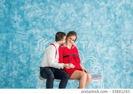 Man and woman on a bench Man and woman on a bench 33681283