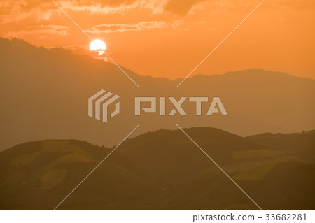 Sunrise at mountain in Vietnam Sunrise at mountain in Vietnam 33682281