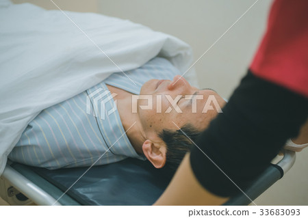 醫院 交通 男人 33683093