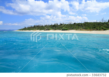 Poached beach 33683732
