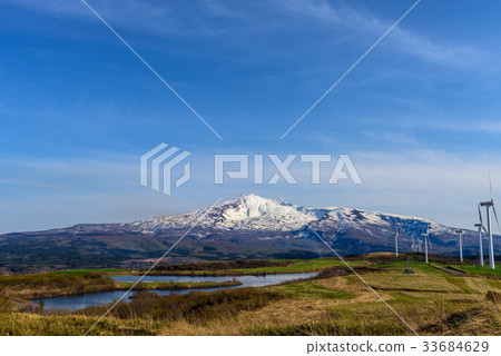 與藍天和降雪的Chokaiyama 33684629