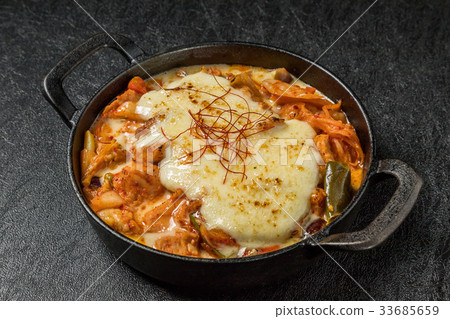 Korean food Takkarubi Dak galbi (Korean chicken grilled dish) 33685659