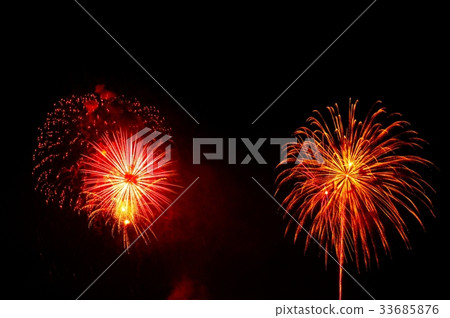 煙花來自多個地點2017年夏末10號 33685876