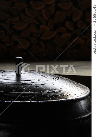 Cauldron, wood Cauldron, wood 33686149