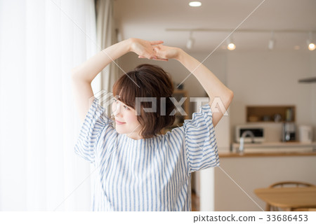 Female portrait 33686453