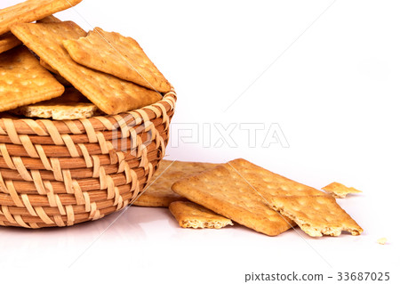 healthy  whole wheat cracker on white background 33687025