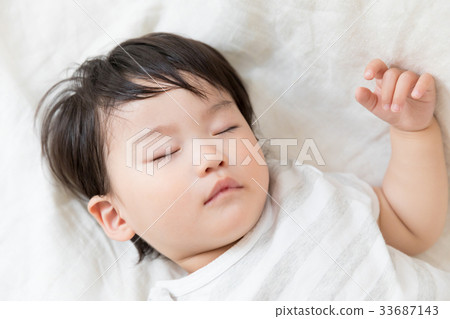Baby to take a nap Baby to take a nap 33687143