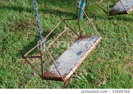 Steel swing,it's alone in the park Steel swing,it's alone in the park 33688768
