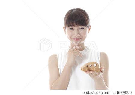 汽車模型和女性形象 33689099