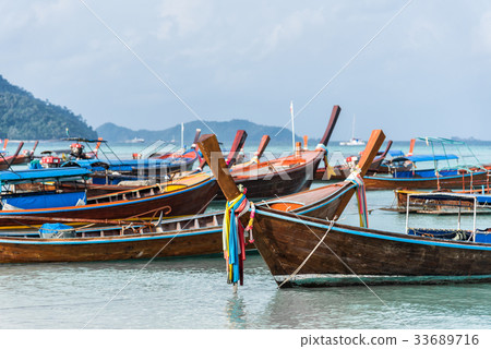 Fishing boat on the sea Fishing boat on the sea 33689716