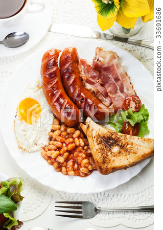 Full English breakfast 33691686