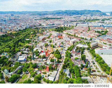 Prater park in Vienna 33693692