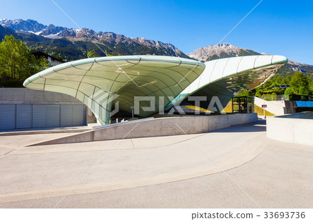 Hungerburgbahn funicular railway, Innsbruck 33693736