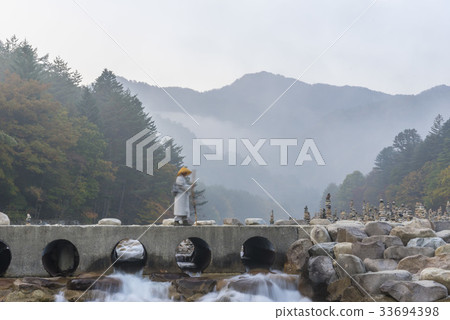 石塔,Baekdam谷,Baekdam寺廟,Soraksan山,Inje區,江原道 石塔,Baekdam谷,Baekdam寺廟,Soraksan山,Inje區,江原道 33694398