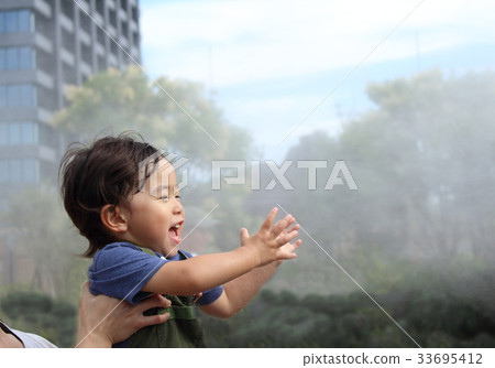 Cool down with mist 33695412