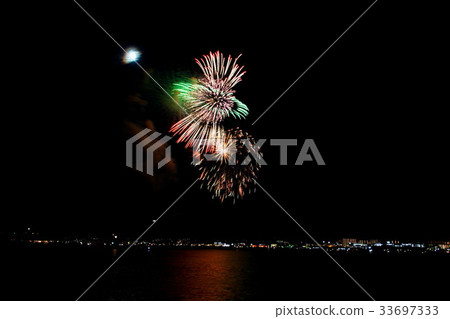 Yokosuka Fireworks Festival Yokosuka Kaito Festival ~ View from the US Navy Base ~ August 5, 2017 (Kanagawa Prefecture Yokosuka Fireworks Festival Yokosuka Kaito Festival ~ View from the US Navy Base ~ August 5, 2017 (Kanagawa Prefecture 33697333