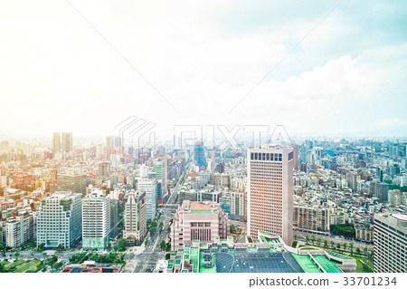 city bird eye view from taipei 101, Taiwan 33701234